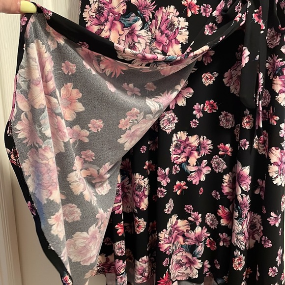 Torrid floral spring dress NWOT - Picture 5 of 8